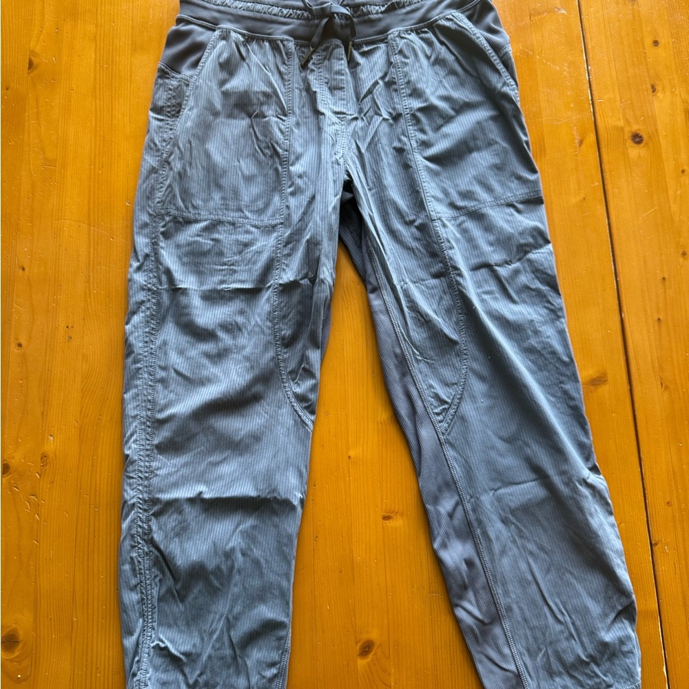 lululemon athletica Dance Studio Cropped Gray 24”inseam Size 8